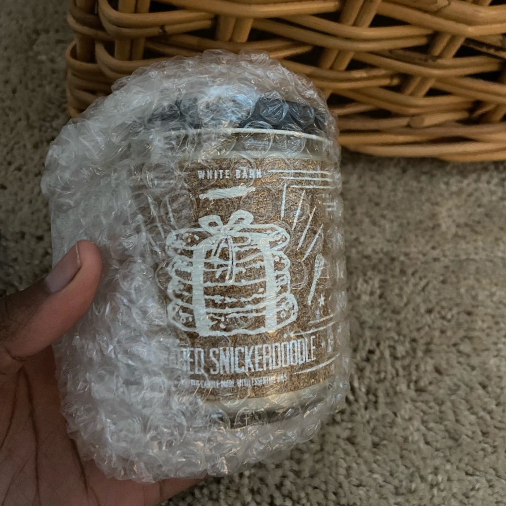 Sugared Snickerdoodle Single Wick Bath & Body Works White barn. Brand new